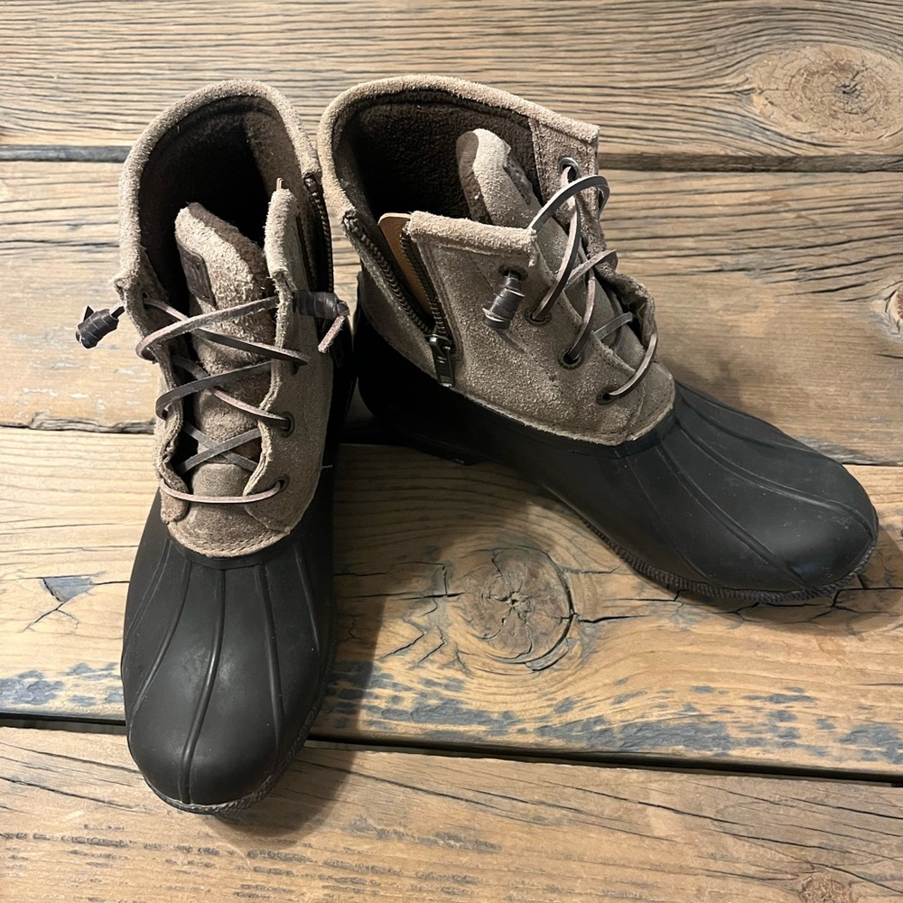 Sperry warm winter boots size 6.5